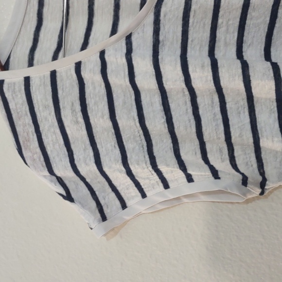 USED TOMMY HILFIGER SHORT SLEEVE STRIPPED HORIZONTAL SHIRT HOLE IN SHIRT SIZE L - Picture 3 of 10